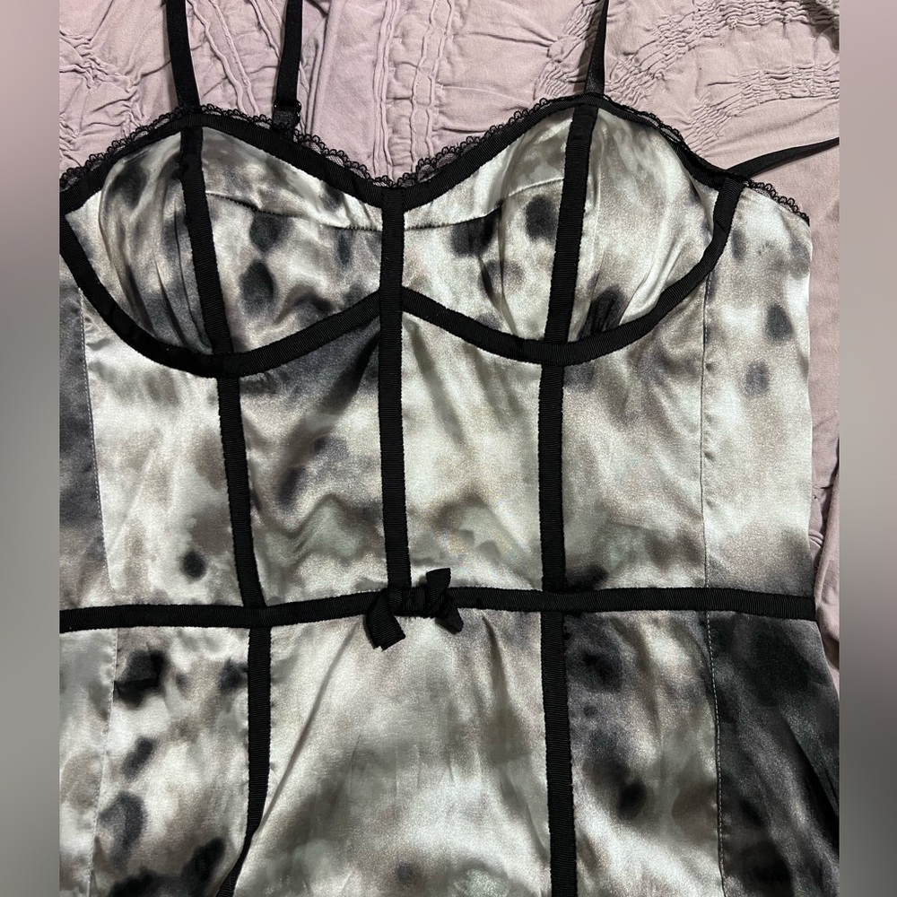Guess Los Angeles dress never worn …super cute tag still attached